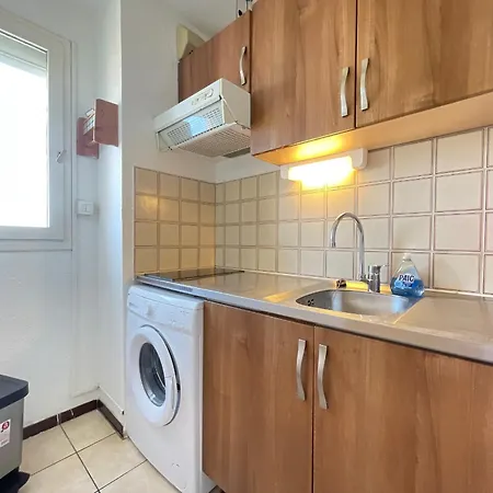 Climatisé Avec Terrasse, Parking Privé, à 500m De La - Fr-1-338-35 Sète